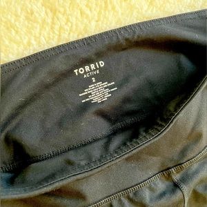Pre-owned Torrid capris active wear